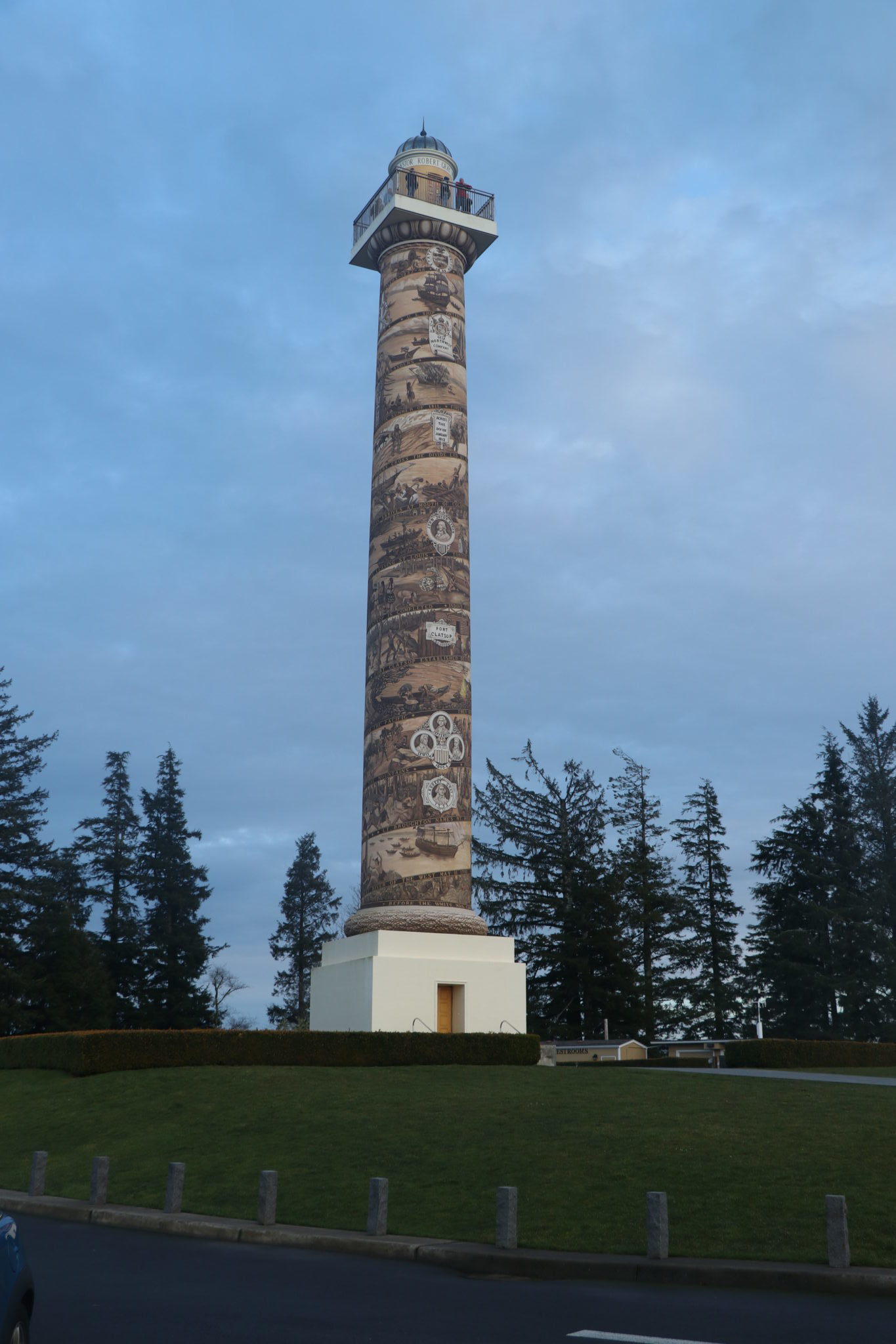 Explore Oregon: Astoria Column and Wet Dog Cafe